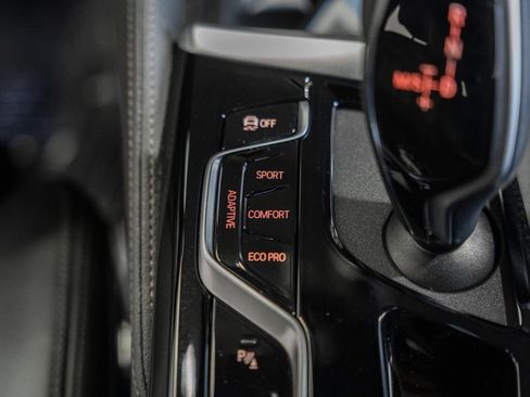 Used 2021 BMW M550i xDrive w/ Premium Package image 34