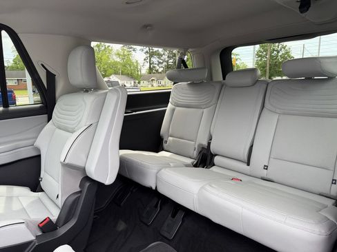 New 2026 Ford Expedition Max Platinum w/ Platinum Ultimate Package AWD/4WD image 16