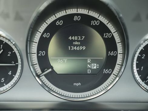 Used 2010 Mercedes-Benz E 350 Sedan image 32