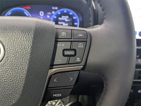 Used 2026 Toyota Camry XLE FWD image 18