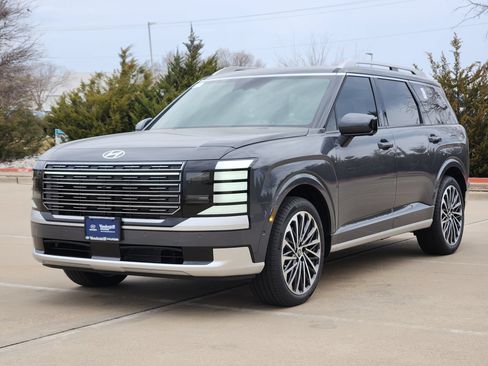 New 2026 Hyundai Palisade Calligraphy FWD image 2
