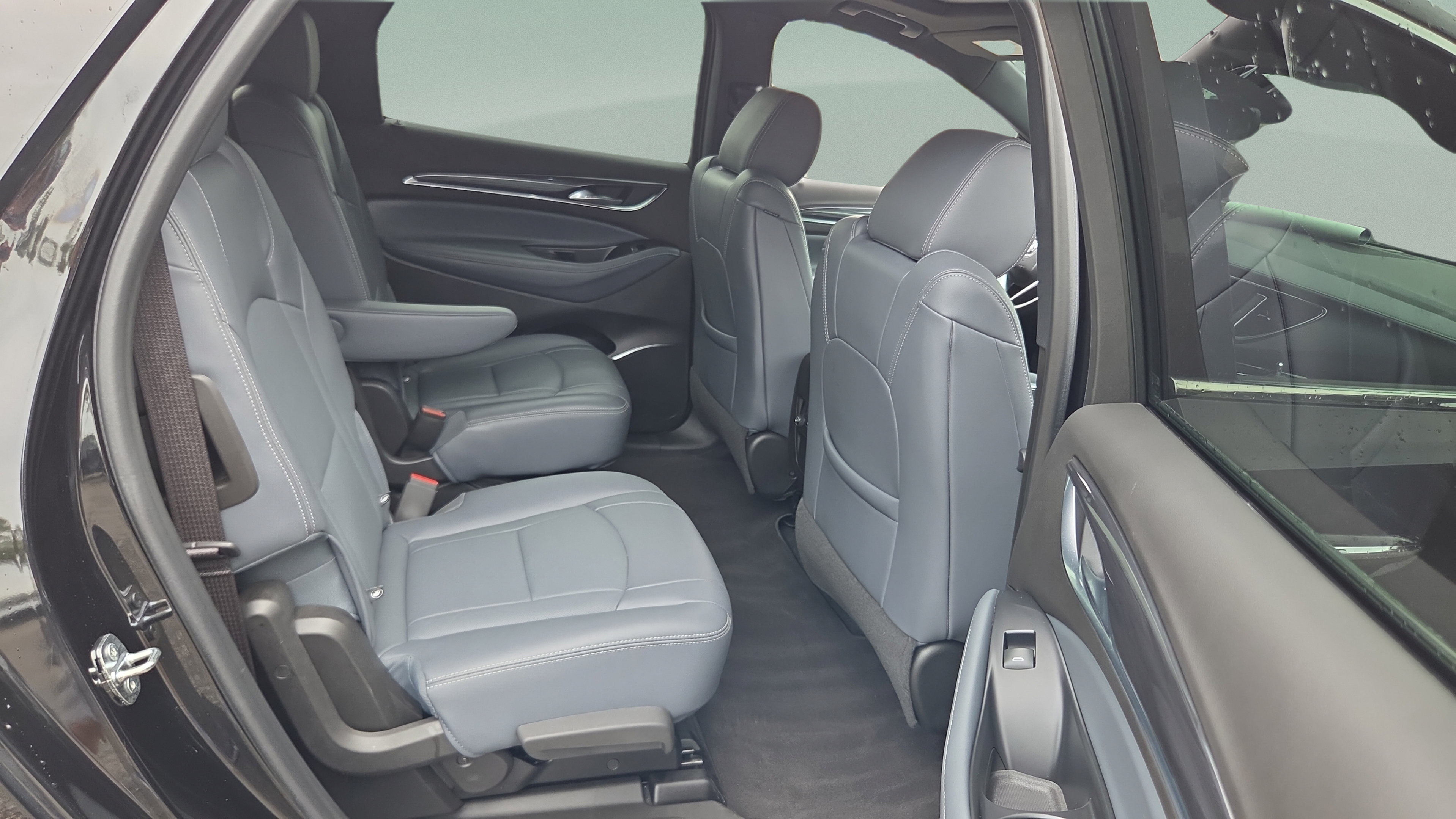 Used 2022 Buick Enclave Essence w/ Experience Buick Package FWD image 18