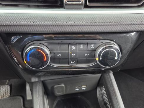 Used 2025 Chevrolet TrailBlazer LT AWD/4WD image 23