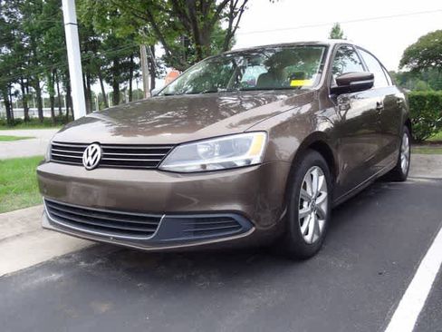 Used 2014 Volkswagen Jetta SE FWD image 1