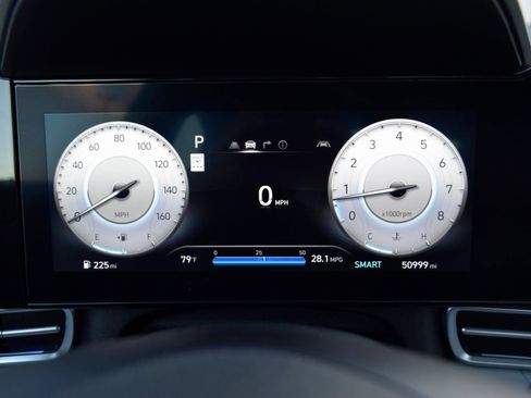 Used 2024 Hyundai Elantra Limited image 15