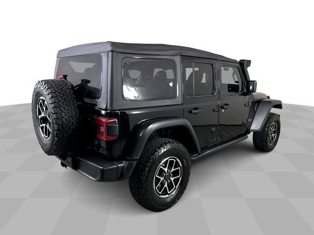 Used 2025 Jeep Wrangler Unlimited Rubicon w/ Convenience Group AWD/4WD image 8