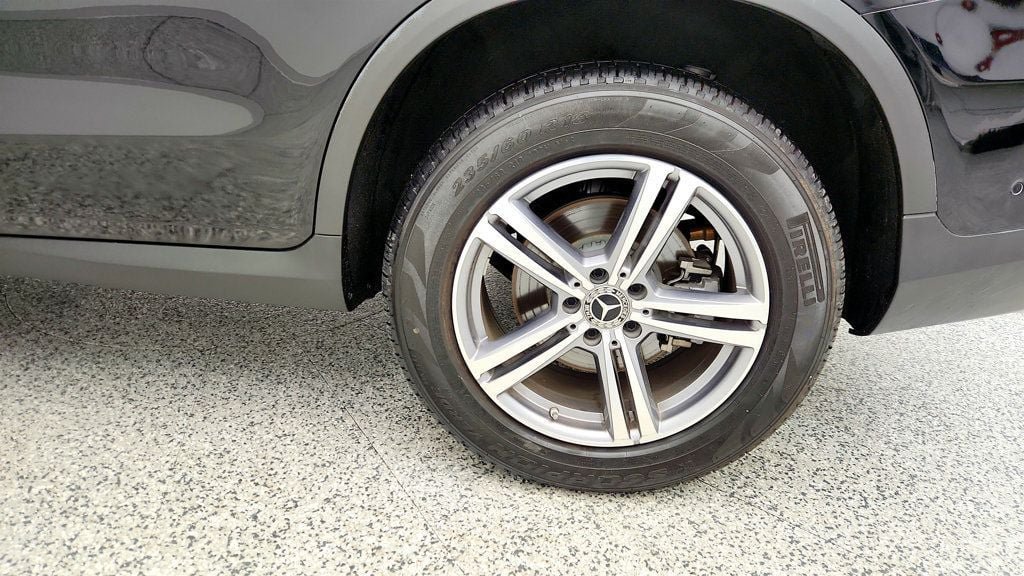 Used 2022 Mercedes-Benz GLC 300 image 9