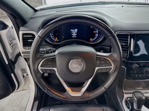 Used 2019 Jeep Grand Cherokee Limited AWD/4WD image 16