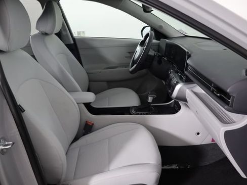Used 2026 Hyundai Kona SEL Sport FWD image 17