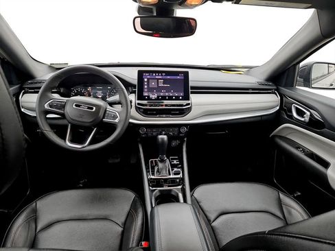 Used 2024 Jeep Compass Limited image 13