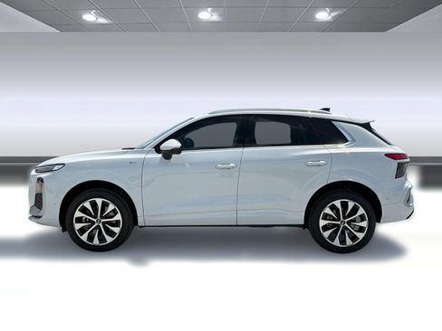 New 2026 Audi Q3 quattro 2.0T image 2