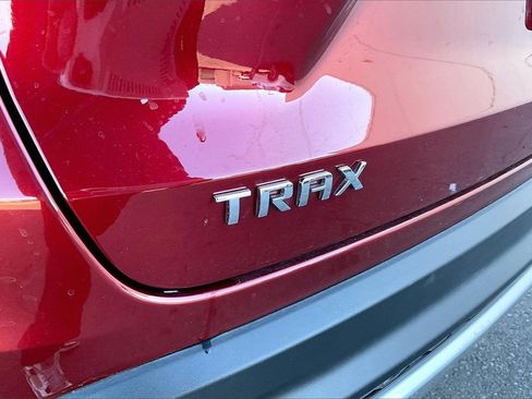Used 2025 Chevrolet Trax LT image 8