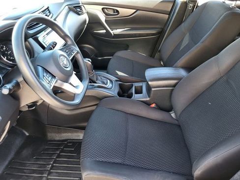 Used 2019 Nissan Rogue Sport S image 11