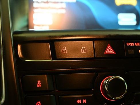 Used 2016 Buick Cascada Premium image 39