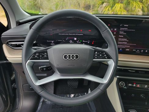 Used 2025 Audi Q5 Premium Plus w/ Premium Plus image 28