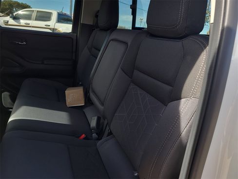 Certified 2025 Nissan Frontier SV w/ SV Convenience Package image 10