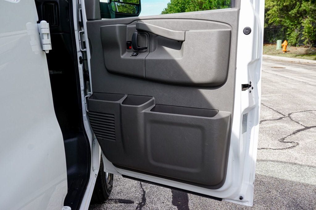 Used 2017 Chevrolet Express 3500 LT w/ LT Preferred Equipment Group RWD image 47