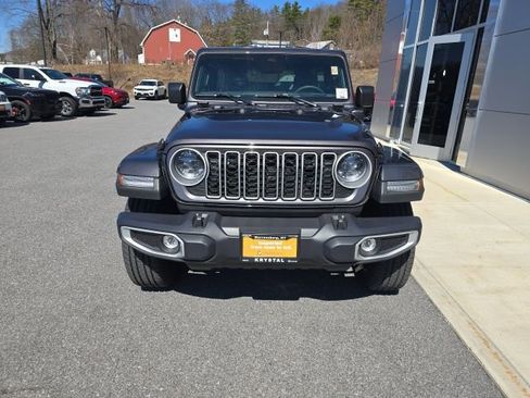 Certified 2025 Jeep Wrangler Unlimited Sahara AWD/4WD image 2