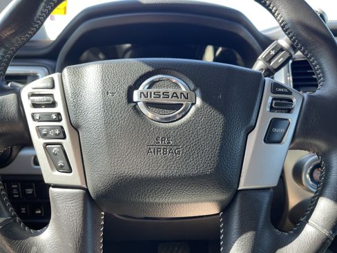 Used 2018 Nissan Titan PRO-4X AWD/4WD image 14