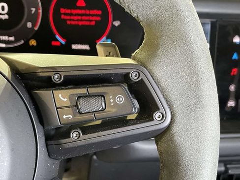 Certified 2025 Porsche Cayenne GTS AWD/4WD image 42