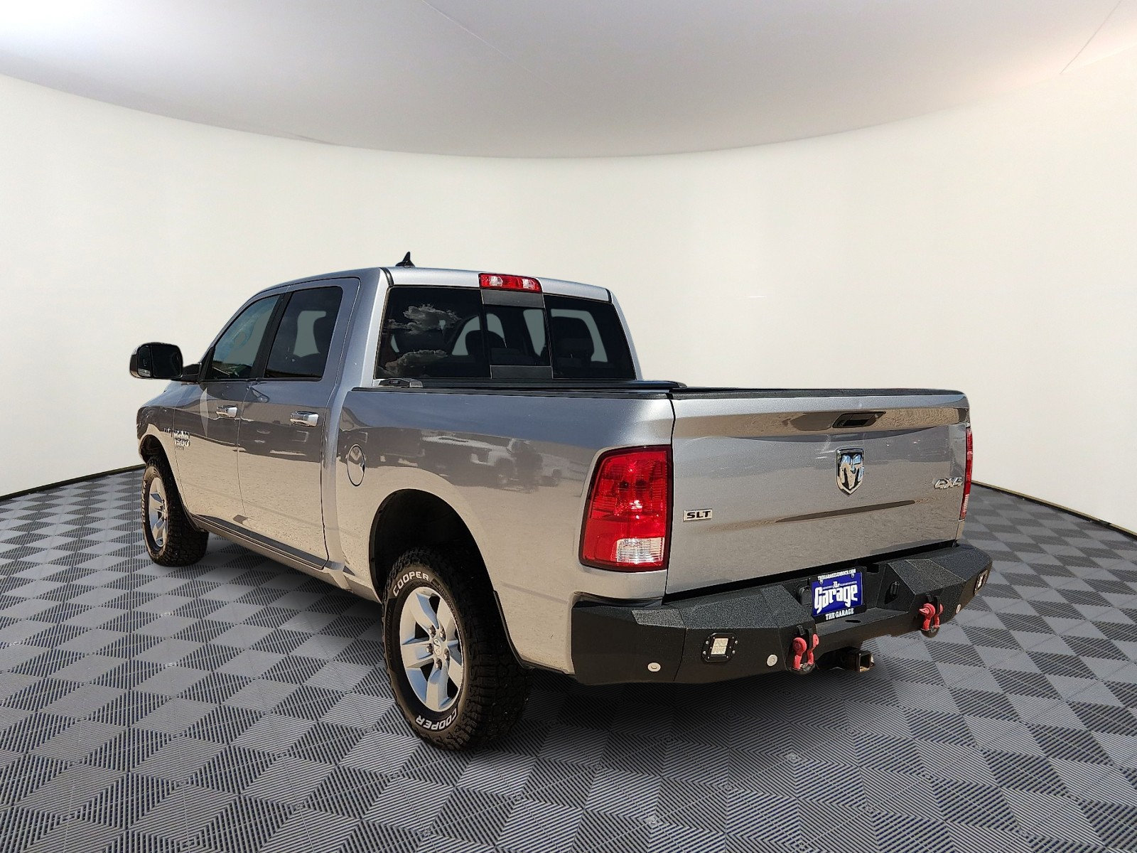 Used 2020 RAM 1500 Classic SLT w/ Trailer & Traction Group AWD/4WD image 3