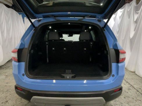 Used 2025 Honda Pilot TrailSport image 18