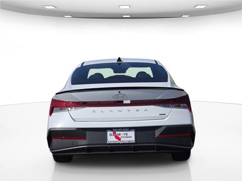 New 2025 Hyundai Elantra SEL image 7