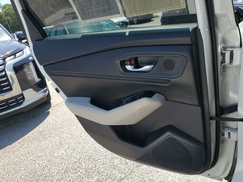 Used 2024 Honda Accord Touring image 14