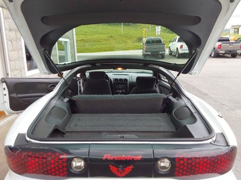 Used 2002 Pontiac Firebird Coupe w/ Opt Pkg RWD image 30