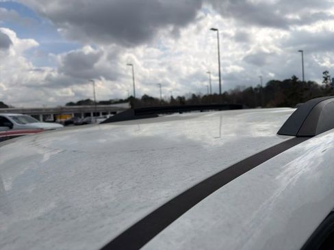 Used 2017 Chevrolet Equinox LT w/ Convenience Package image 8