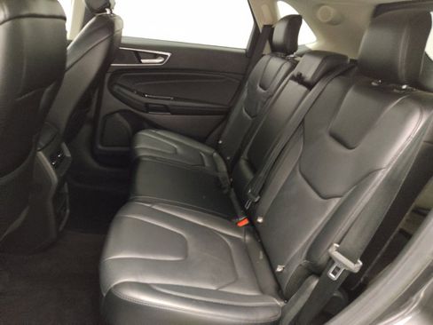 Used 2018 Ford Edge Titanium image 18