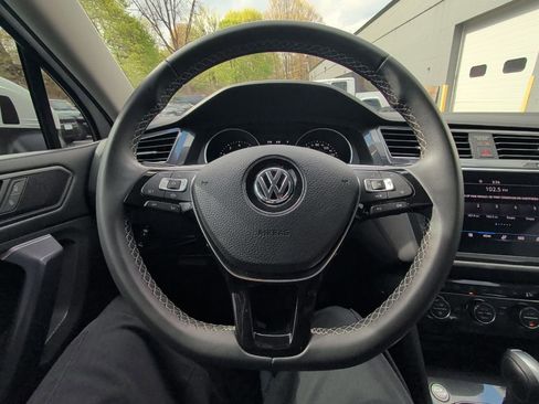 Used 2021 Volkswagen Tiguan SE AWD/4WD image 20