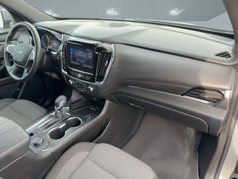 Used 2023 Chevrolet Traverse LT image 30