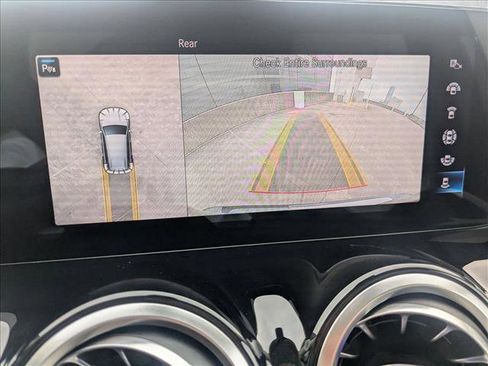 Certified 2022 Mercedes-Benz GLB 250 image 11