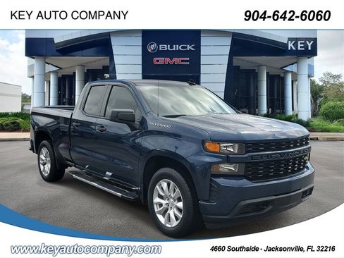 Used 2020 Chevrolet Silverado 1500 Custom w/ Custom Value Package image 1