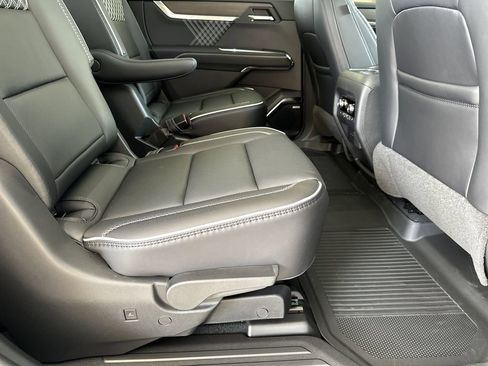 New 2026 GMC Acadia Denali w/ Super Cruise Package image 39