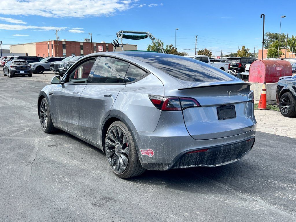 Used 2024 Tesla Model Y Performance AWD/4WD image 5