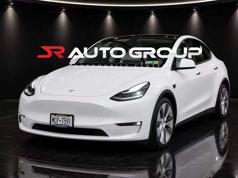 Used 2021 Tesla Model Y Long Range AWD/4WD image 1