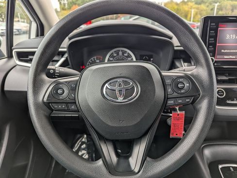 Used 2022 Toyota Corolla LE image 22