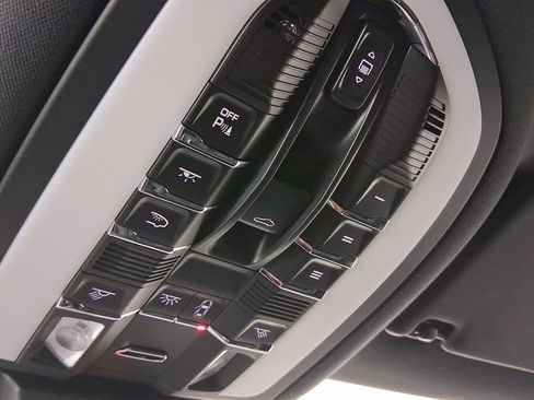 New 2026 Porsche Macan S image 31