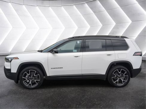 New 2026 Jeep Cherokee Overland w/ Trailer Tow Group AWD/4WD image 2