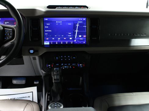 Used 2024 Ford Bronco Wildtrak image 18