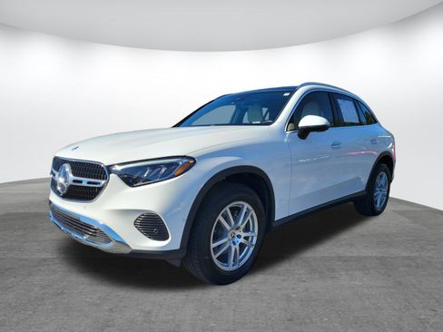 Used 2025 Mercedes-Benz GLC 300 image 24