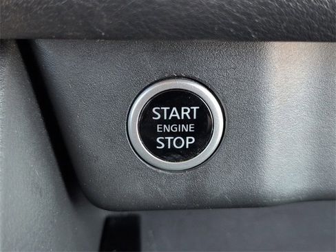 Used 2023 Nissan Rogue S image 20