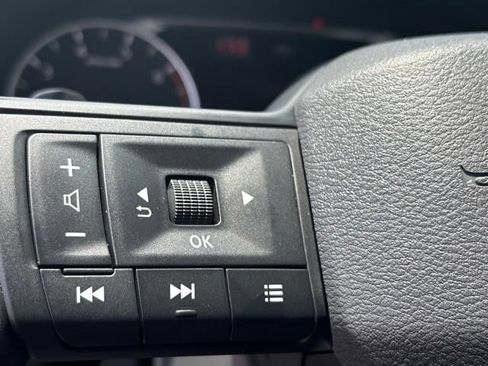 Used 2026 Nissan Rogue SV FWD image 11