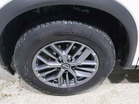 Used 2023 Nissan Rogue S image 9