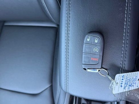 Used 2025 Jeep Compass Limited AWD/4WD image 30