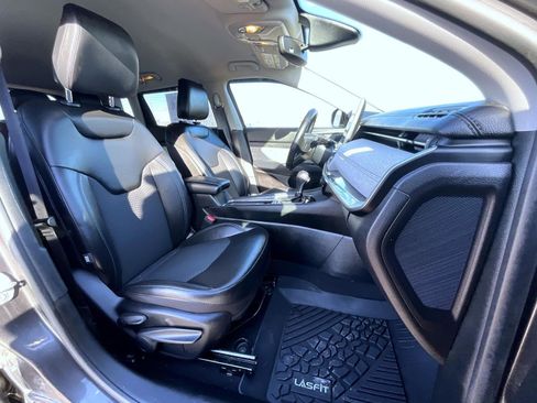 Certified 2022 Jeep Compass Latitude w/ Convenience Group image 16