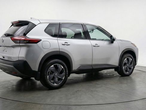 Used 2025 Nissan Rogue SV image 9