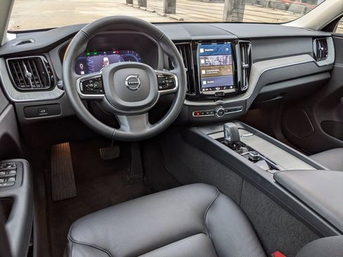 Certified 2025 Volvo XC60 B5 Plus image 12